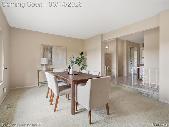 1721 Imperial Drive, Highland, MI 48356