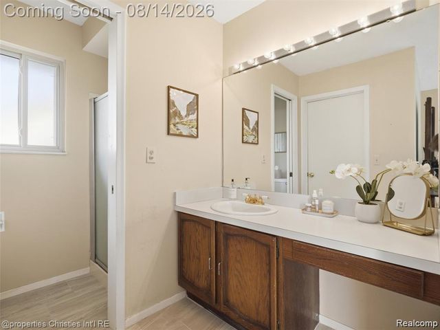 1721 Imperial Drive, Highland, MI 48356