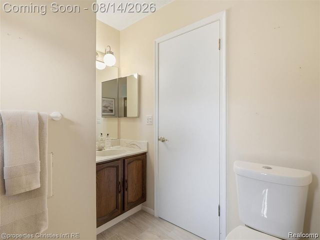 1721 Imperial Drive, Highland, MI 48356