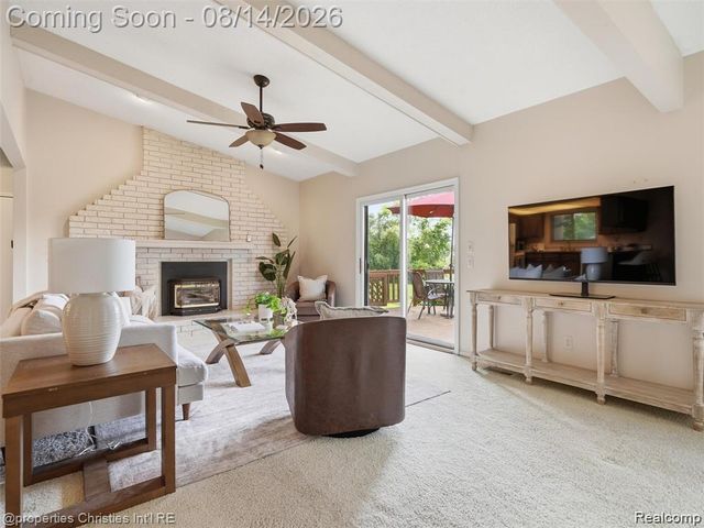 1721 Imperial Drive, Highland, MI 48356