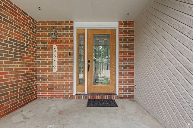 3312 Effingham Street, Manhattan, KS 66503