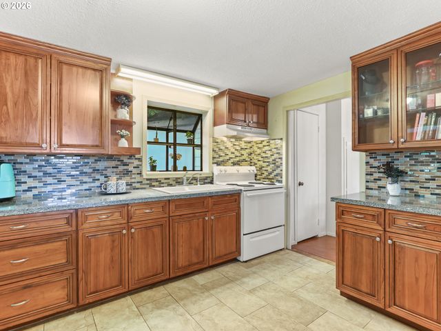 7355 Se FRANCES St, Hillsboro, OR 97123