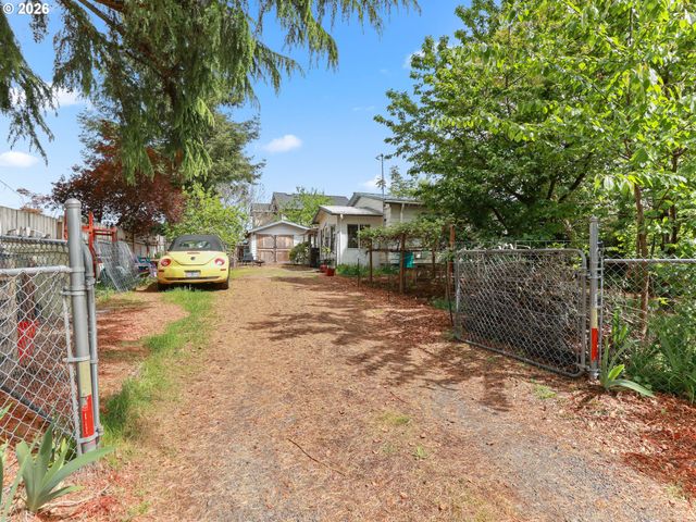 7355 Se FRANCES St, Hillsboro, OR 97123