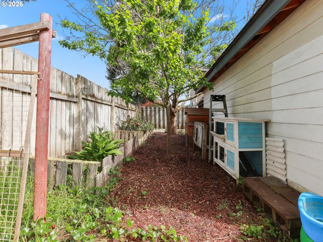 7355 Se FRANCES St, Hillsboro, OR 97123