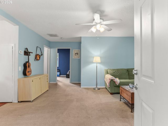 7355 Se FRANCES St, Hillsboro, OR 97123