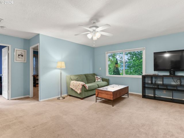 7355 Se FRANCES St, Hillsboro, OR 97123