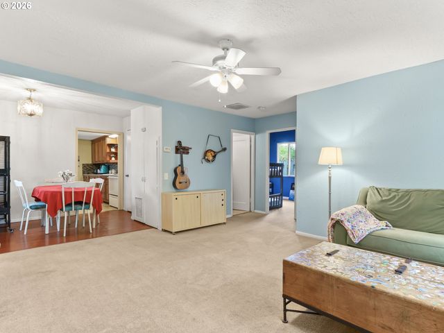 7355 Se FRANCES St, Hillsboro, OR 97123