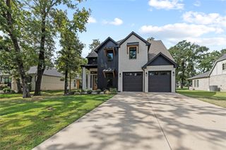 221 Saint Andrews Drive, Mabank, TX 75156