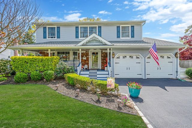 8 Whisper Lane, Smithtown, NY 11787