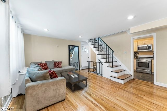 837 Keep St, Linden City, NJ 07036