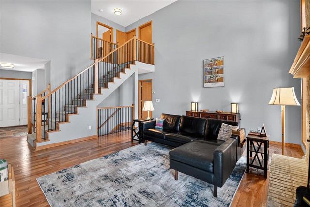 5 Autumnwood Circle, Madison, WI 53719