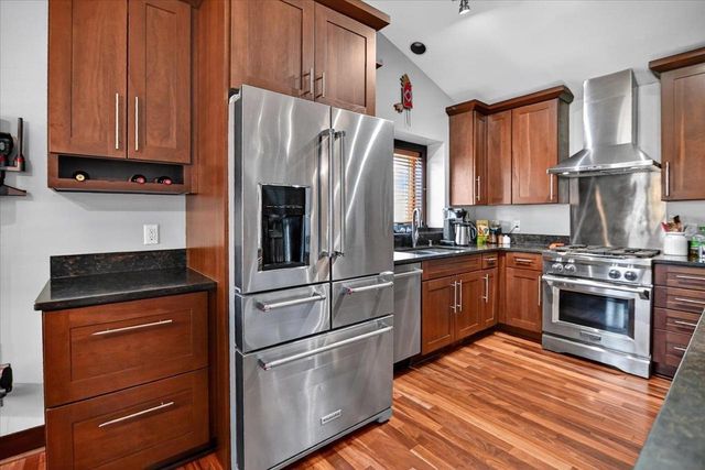 5 Autumnwood Circle, Madison, WI 53719