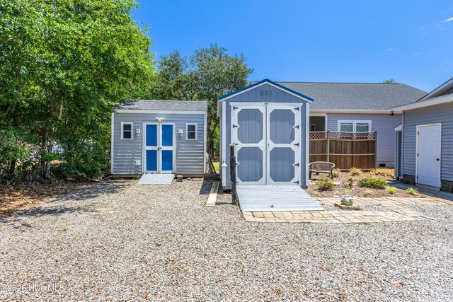 302 E Oak Island Drive, Oak Island, NC 28465