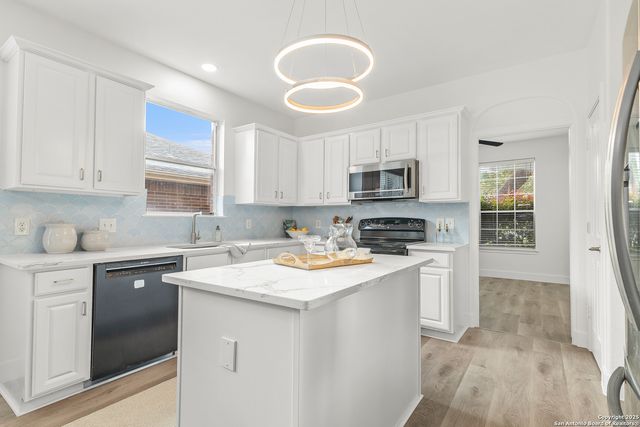 12811 Point Gap, San Antonio, TX 78253