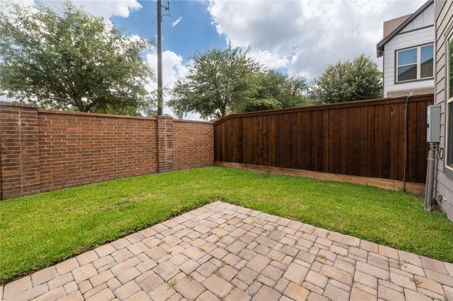 963 Lilly Flower Lane, Houston, TX 77091