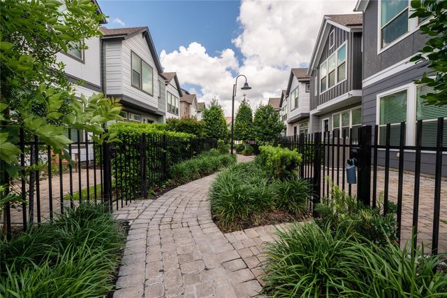 963 Lilly Flower Lane, Houston, TX 77091
