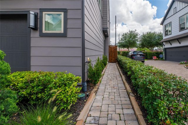 963 Lilly Flower Lane, Houston, TX 77091