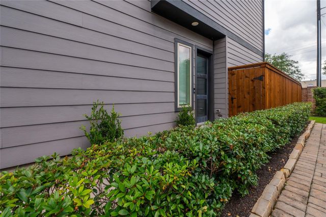 963 Lilly Flower Lane, Houston, TX 77091