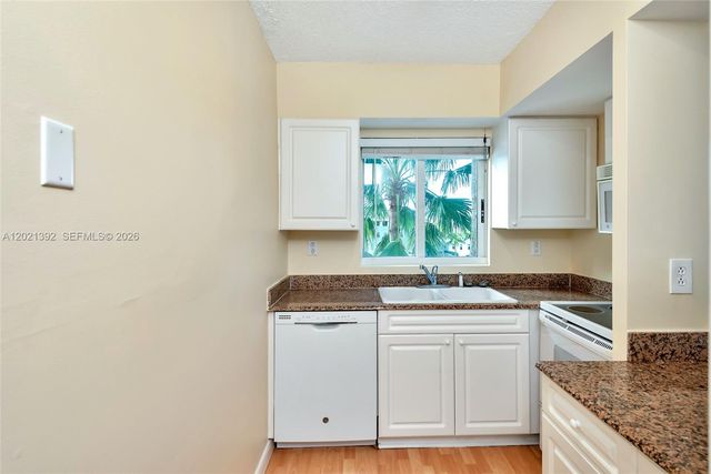 5900 Collins Ave 408, Miami Beach, FL 33140
