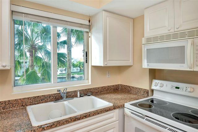 5900 Collins Ave 408, Miami Beach, FL 33140