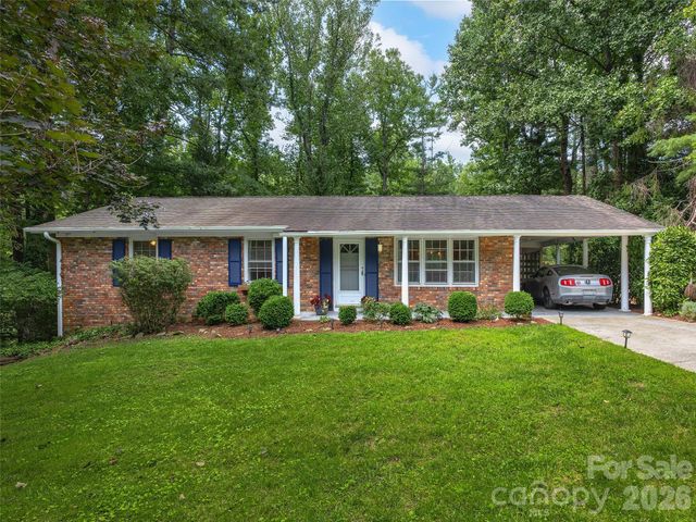 921 Indian Hill Road, Hendersonville, NC 28791