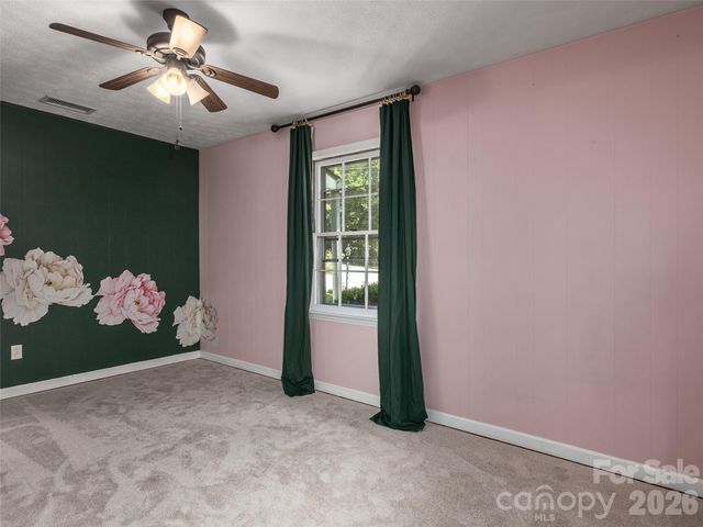 921 Indian Hill Road, Hendersonville, NC 28791