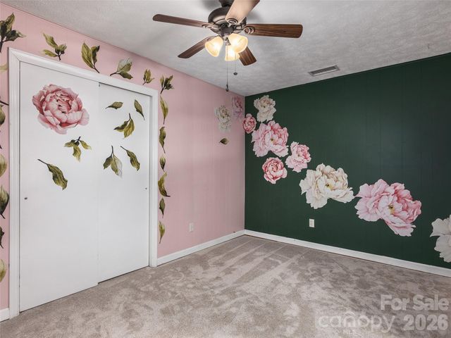 921 Indian Hill Road, Hendersonville, NC 28791