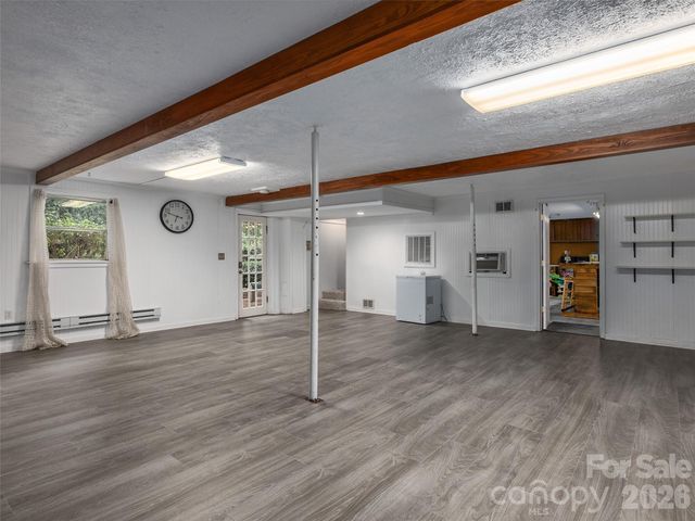 921 Indian Hill Road, Hendersonville, NC 28791