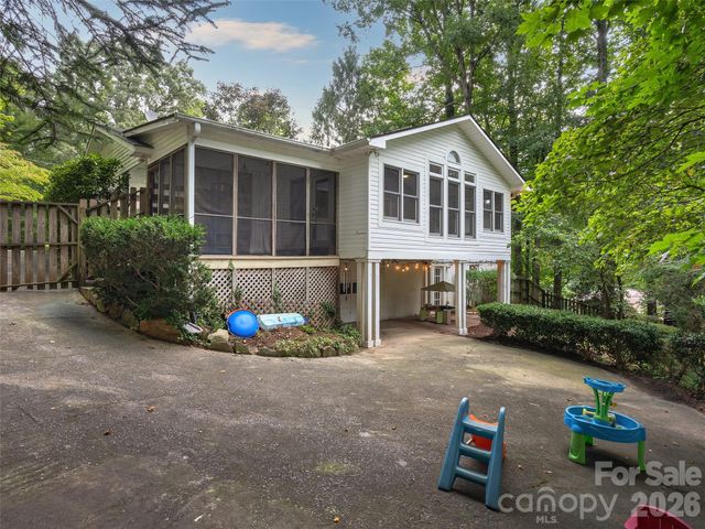 921 Indian Hill Road, Hendersonville, NC 28791