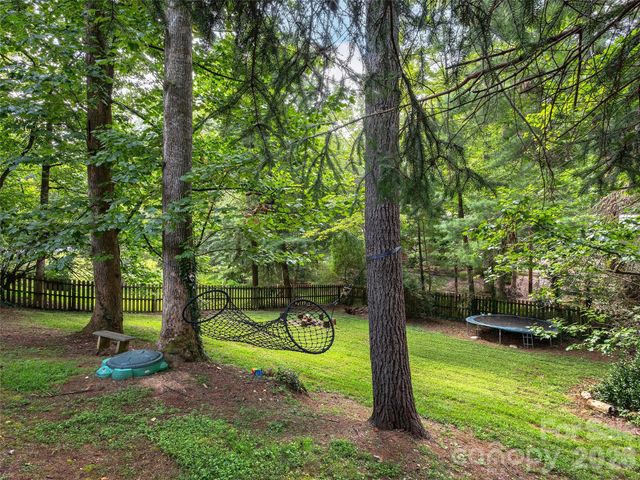 921 Indian Hill Road, Hendersonville, NC 28791