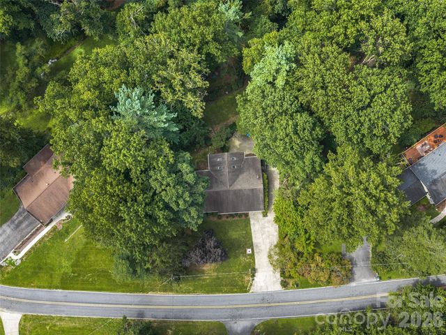 921 Indian Hill Road, Hendersonville, NC 28791