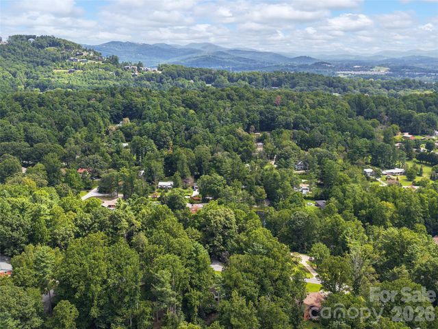 921 Indian Hill Road, Hendersonville, NC 28791