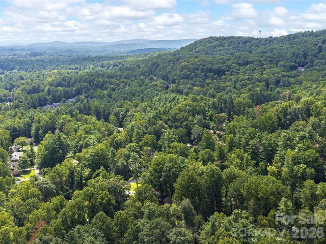 921 Indian Hill Road, Hendersonville, NC 28791