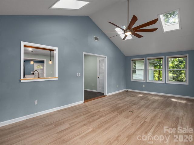 921 Indian Hill Road, Hendersonville, NC 28791