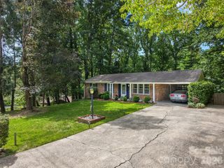 921 Indian Hill Road, Hendersonville, NC 28791