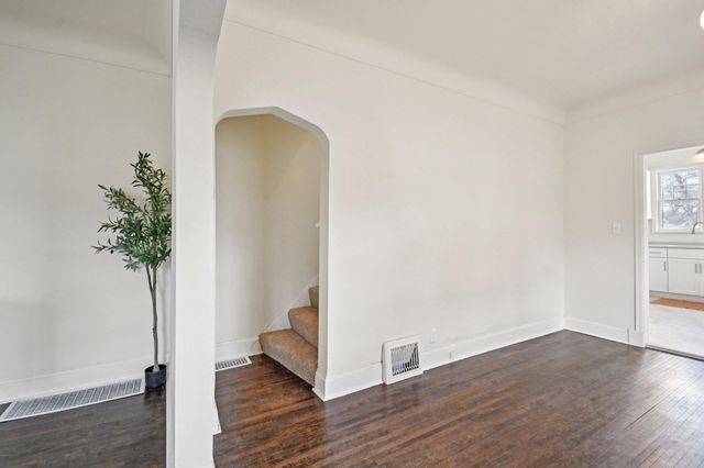 147 Morton Street W, West Saint Paul, MN 55107