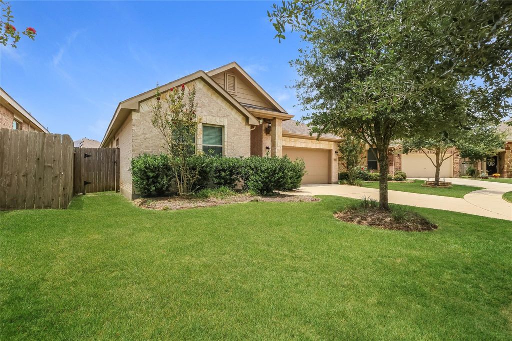 31519 Kailua Drive, Hockley, TX 77447