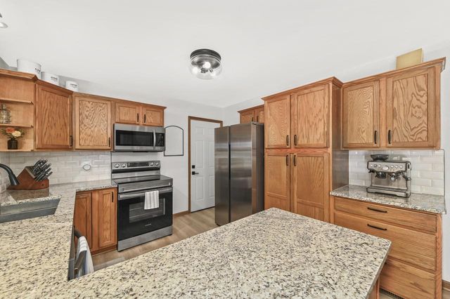 2909 Berkshire COURT, Waukesha, WI 53188
