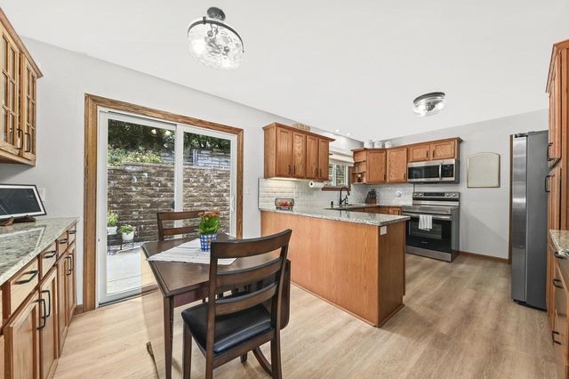 2909 Berkshire COURT, Waukesha, WI 53188
