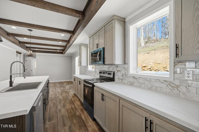 1223 East Front Street, Coeburn, VA 24230