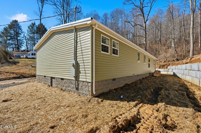 1223 East Front Street, Coeburn, VA 24230