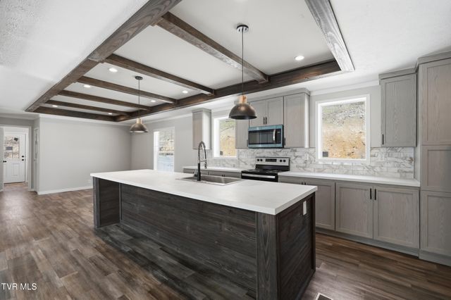 1223 East Front Street, Coeburn, VA 24230