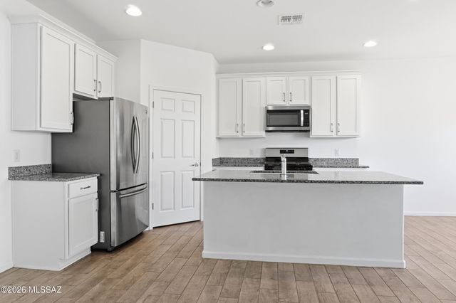 9785 E Copper Glance Trail, Tucson, AZ 85747