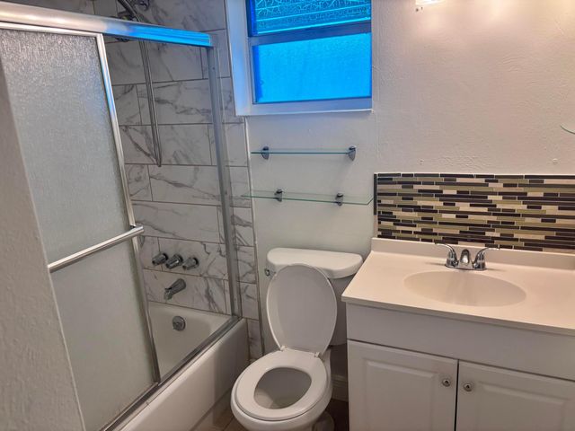 2213 NE 1st Court 103, Boynton Beach, FL 33435