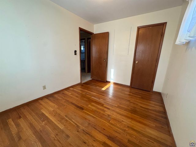 5236 SW 27th ST, Topeka, KS 66523