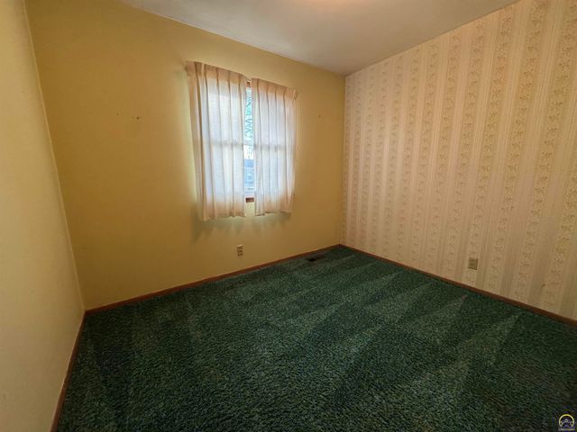 5236 SW 27th ST, Topeka, KS 66523