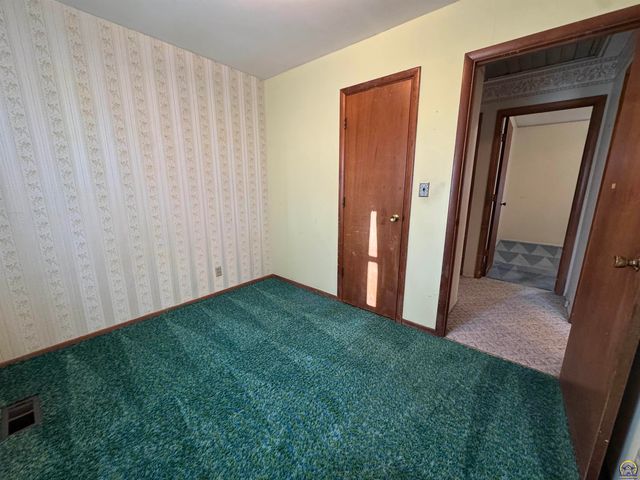 5236 SW 27th ST, Topeka, KS 66523