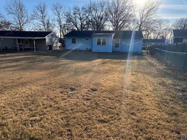 5236 SW 27th ST, Topeka, KS 66523