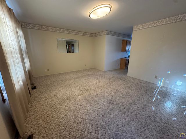 5236 SW 27th ST, Topeka, KS 66523