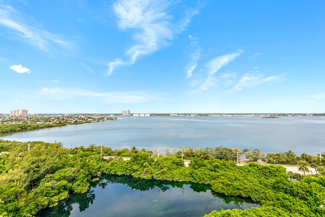 5070 N Ocean Drive 10c, Singer Island, FL 33404